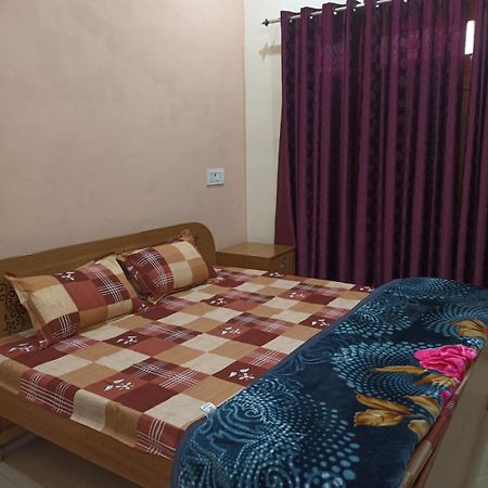 Anant Paying Guest House Ayodhya Bagian luar foto