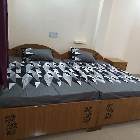 Anant Paying Guest House Ayodhya Bagian luar foto
