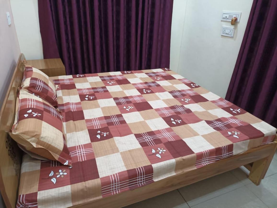 Anant Paying Guest House Ayodhya Bagian luar foto