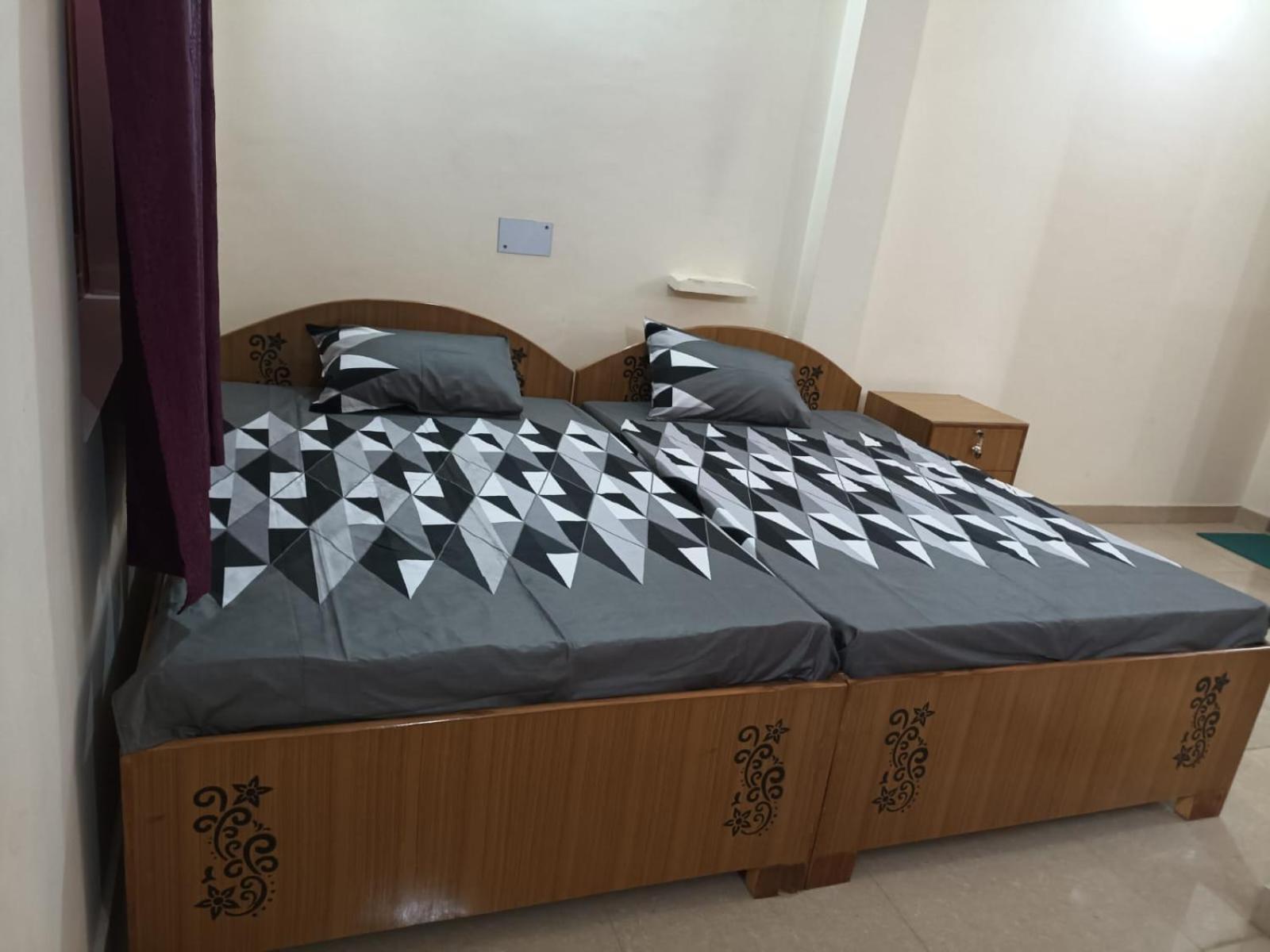 Anant Paying Guest House Ayodhya Bagian luar foto