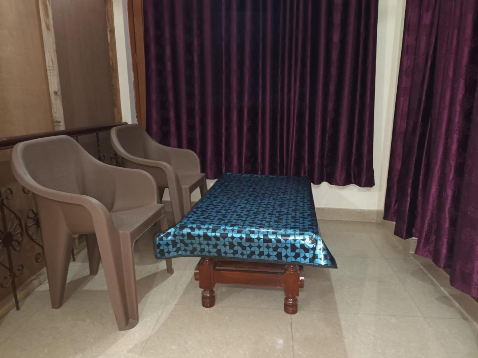 Anant Paying Guest House Ayodhya Bagian luar foto