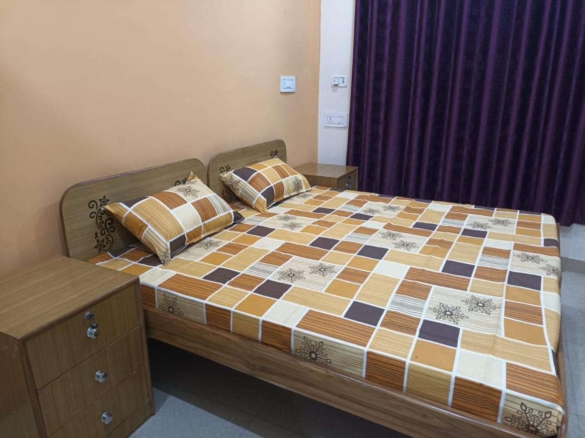 Anant Paying Guest House Ayodhya Bagian luar foto